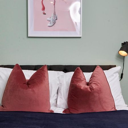 Stunning Two Bedroom Apartment By Purestay Short Lets & Serviced Accommodation Warwickshire With Parking Stratford-upon-Avon Eksteriør bilde