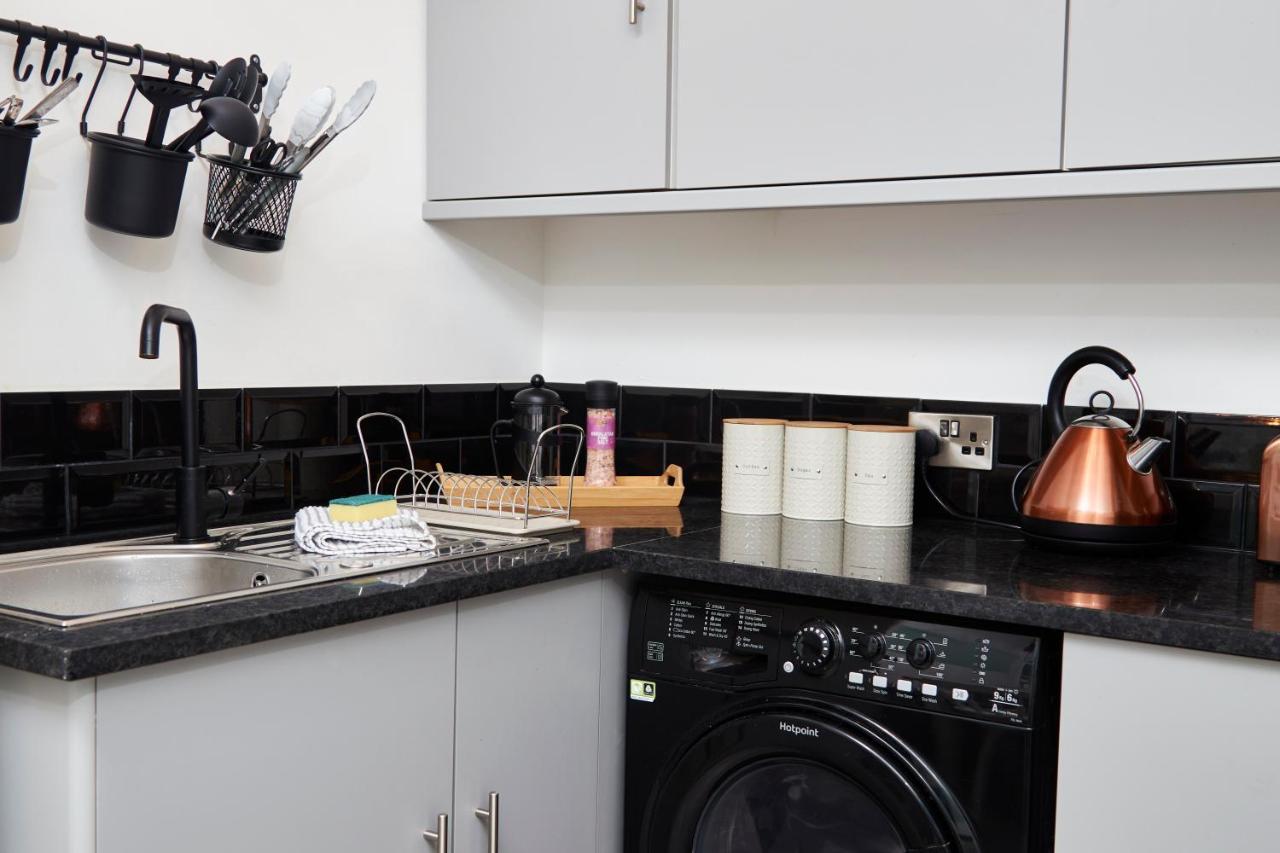 Stunning Two Bedroom Apartment By Purestay Short Lets & Serviced Accommodation Warwickshire With Parking Stratford-upon-Avon Eksteriør bilde